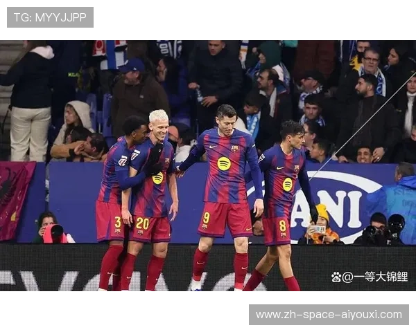 莱万终场前推射空门，为巴萨锁定德比胜局